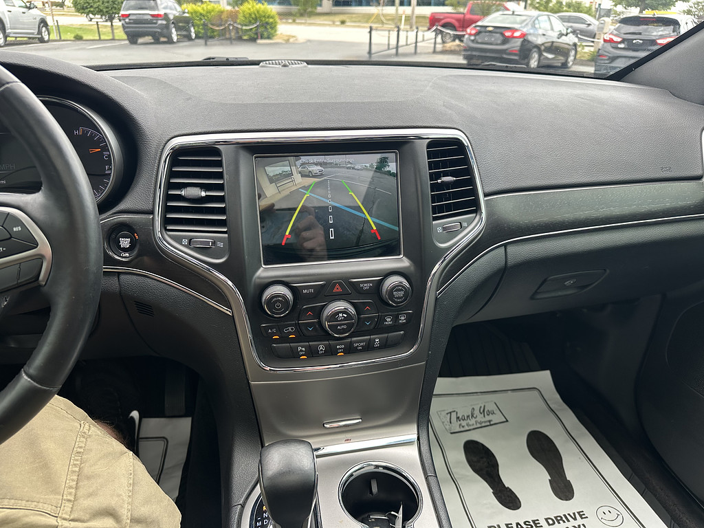 2018 Jeep GRAND CHEROKEE LIMIT Located at Curtis Auto Sales Indianapolis light-box-slides