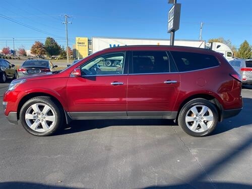 2017 Chevrolet TRAVERSE Located at Curtis Auto Sales Avon light-box-slides
