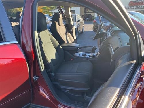 2017 Chevrolet TRAVERSE Located at Curtis Auto Sales Avon light-box-slides