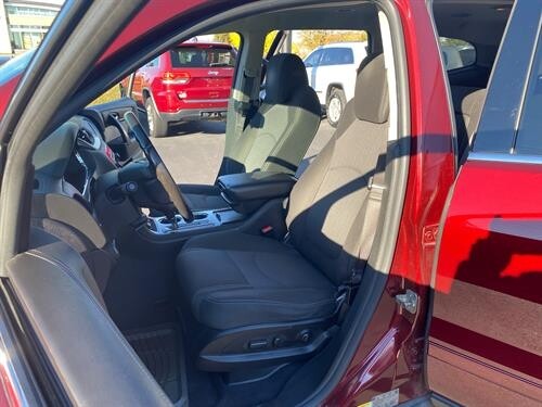 2017 Chevrolet TRAVERSE Located at Curtis Auto Sales Avon slide-image