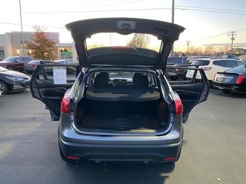 2017 Nissan ROGUE SPORT Located at Curtis Auto Sales Avon light-box-slides
