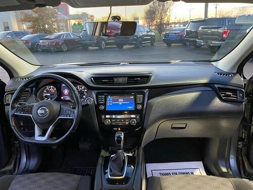 2017 Nissan ROGUE SPORT Located at Curtis Auto Sales Avon light-box-slides