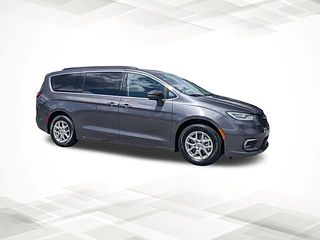Thumbnail - 2022 Chrysler Pacifica