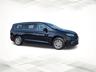 Thumbnail - 2024 Chrysler Pacifica