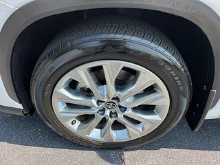 Thumbnail - 2023 Toyota Highlander