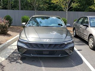 Thumbnail - 2024 Hyundai Elantra Hybrid