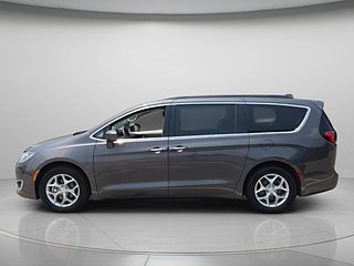 Thumbnail - 2019 Chrysler Pacifica