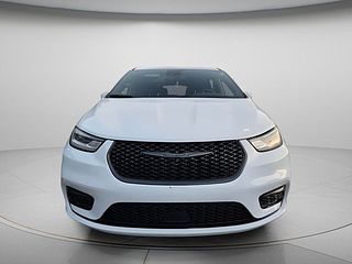 Thumbnail - 2022 Chrysler Pacifica Hybrid
