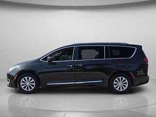 Thumbnail - 2019 Chrysler Pacifica
