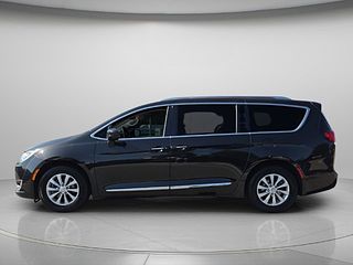 Thumbnail - 2019 Chrysler Pacifica