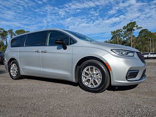 Thumbnail - 2024 Chrysler Pacifica