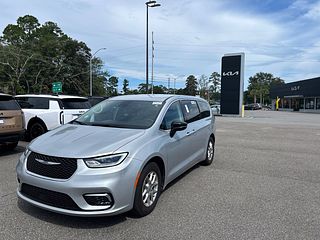 Thumbnail - 2024 Chrysler Pacifica