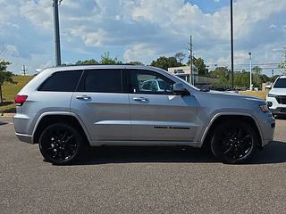 Thumbnail - 2018 Jeep Grand Cherokee