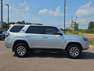 Thumbnail - 2022 Toyota 4Runner