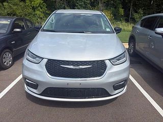 Thumbnail - 2024 Chrysler Pacifica