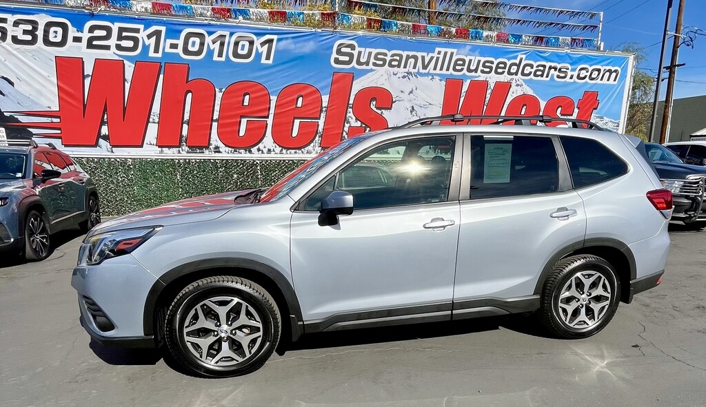 2022 Subaru Forester Located at Wheels West light-box-slides