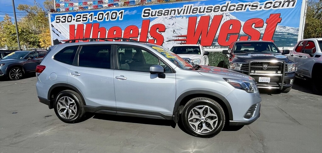 2022 Subaru Forester Located at Wheels West light-box-slides