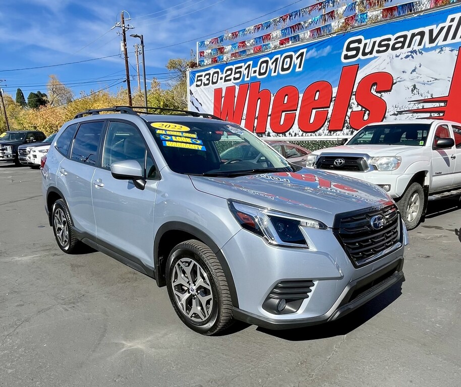 2022 Subaru Forester Located at Wheels West light-box-slides