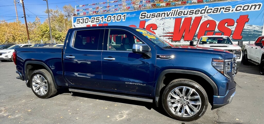 2023 GMC Sierra 1500 Crew Cab Located at Wheels West light-box-slides