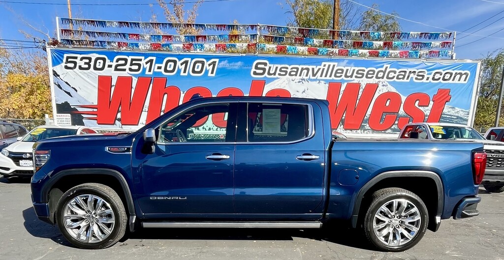 2023 GMC Sierra 1500 Crew Cab Located at Wheels West light-box-slides