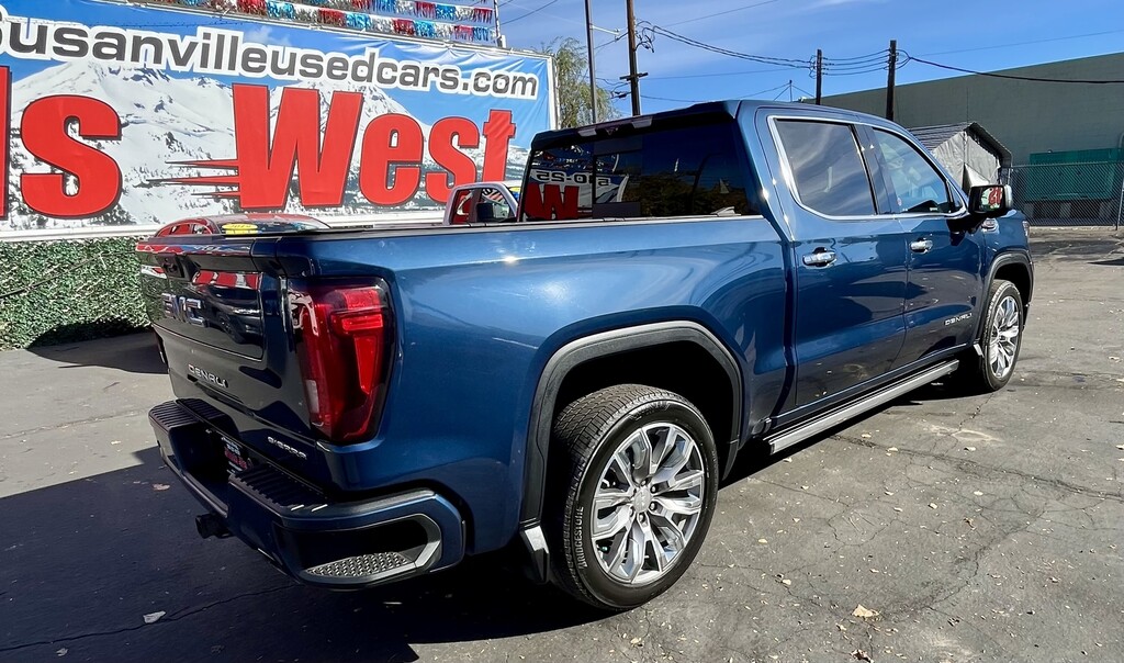 2023 GMC Sierra 1500 Crew Cab Located at Wheels West light-box-slides
