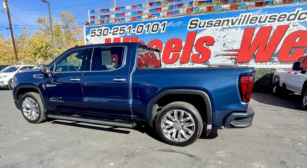 2023 GMC Sierra 1500 Crew Cab Located at Wheels West light-box-slides