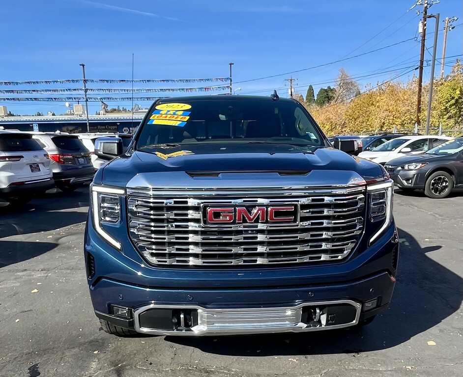 2023 GMC Sierra 1500 Crew Cab Located at Wheels West light-box-slides