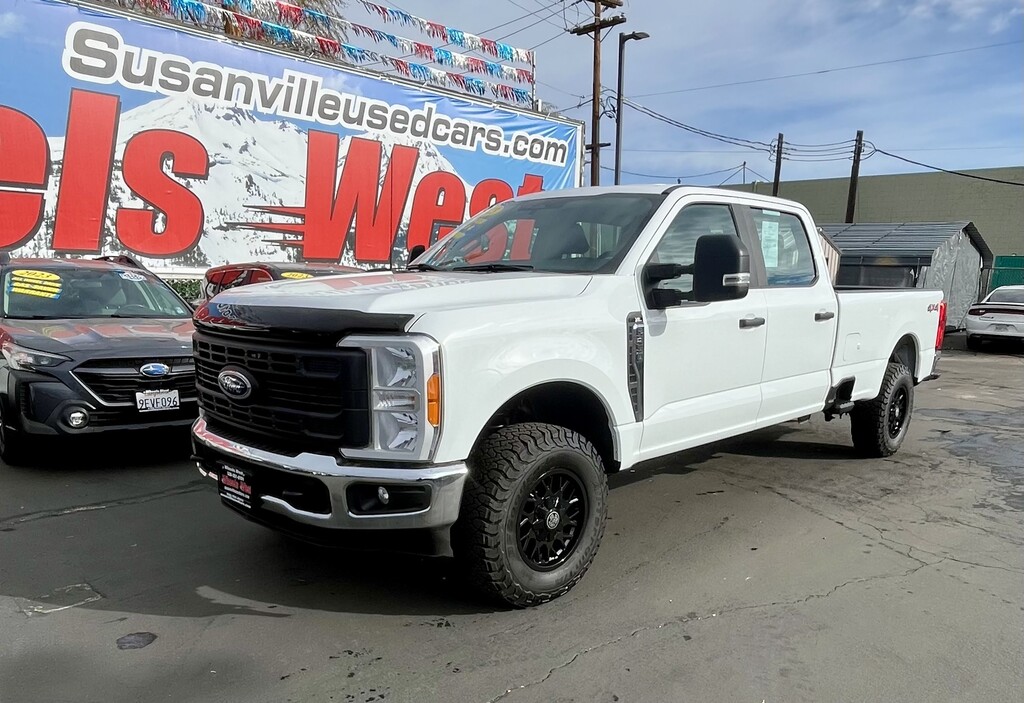 2023 Ford F-350 Super Duty XL's photo