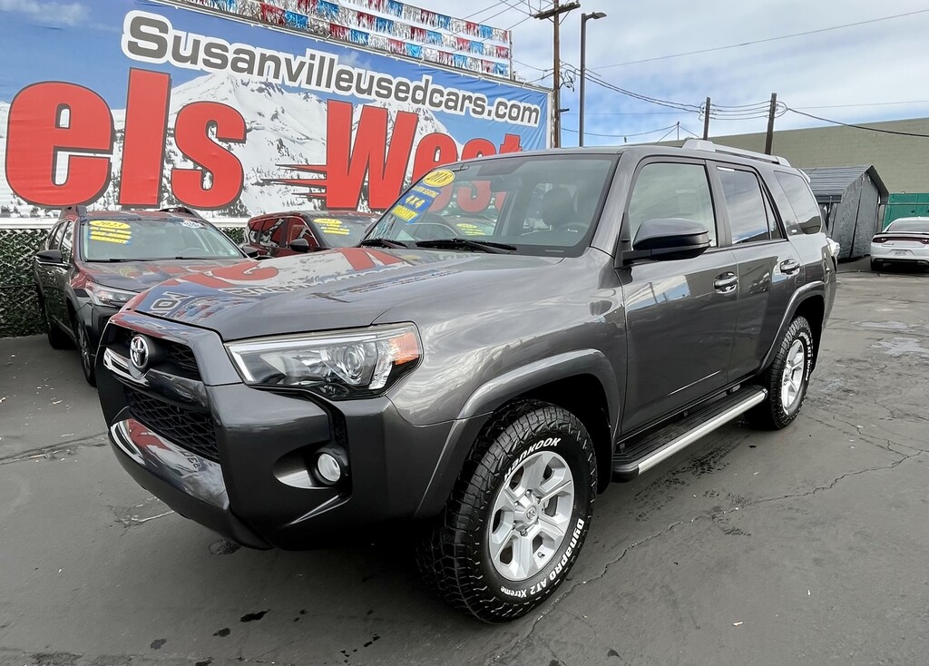 2018 Toyota 4Runner SR5's photo