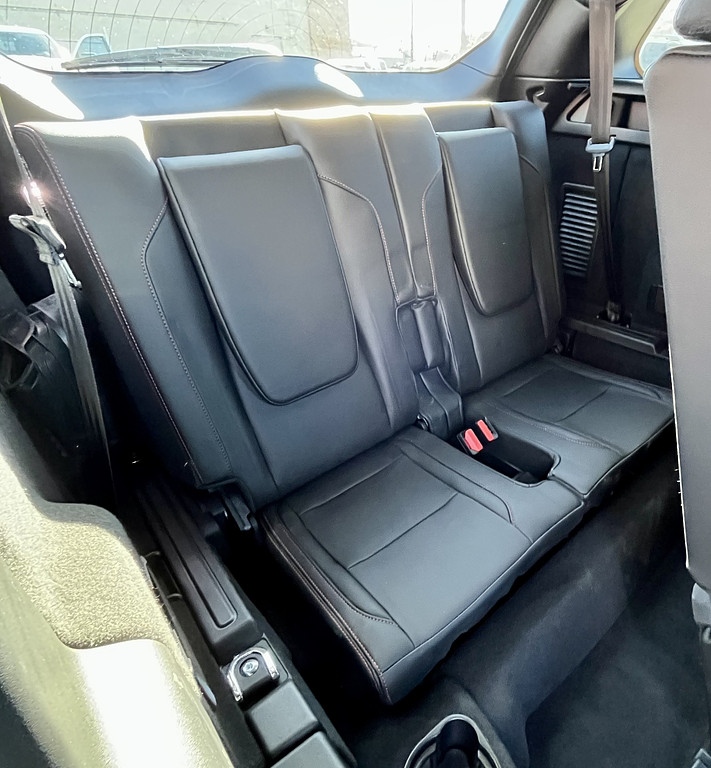 2022 Land Rover Discovery Sport Located at Wheels West slide-image