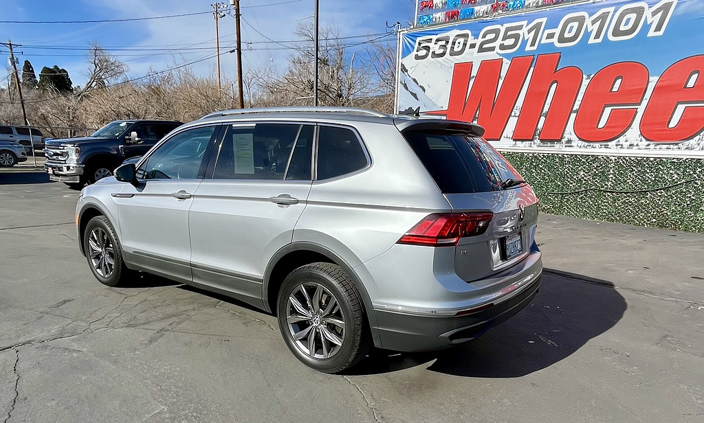 2022 Volkswagen Tiguan Located at Wheels West light-box-slides