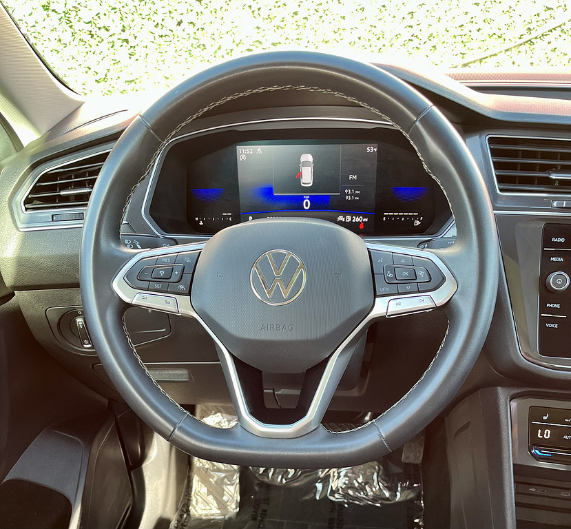 2022 Volkswagen Tiguan Located at Wheels West light-box-slides