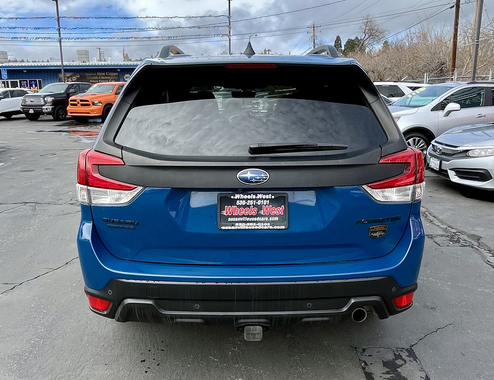 2024 Subaru Forester Located at Wheels West light-box-slides