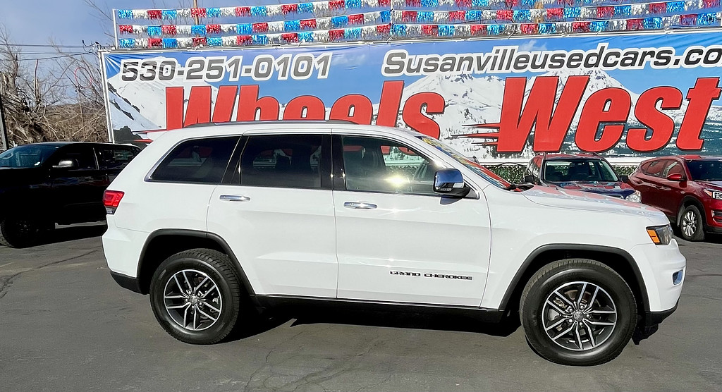 2018 Jeep Grand Cherokee Located at Wheels West light-box-slides