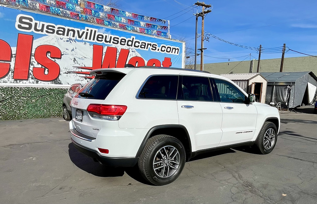 2018 Jeep Grand Cherokee Located at Wheels West light-box-slides
