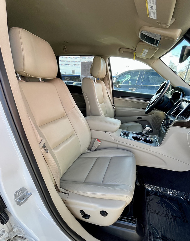 2018 Jeep Grand Cherokee Located at Wheels West slide-image