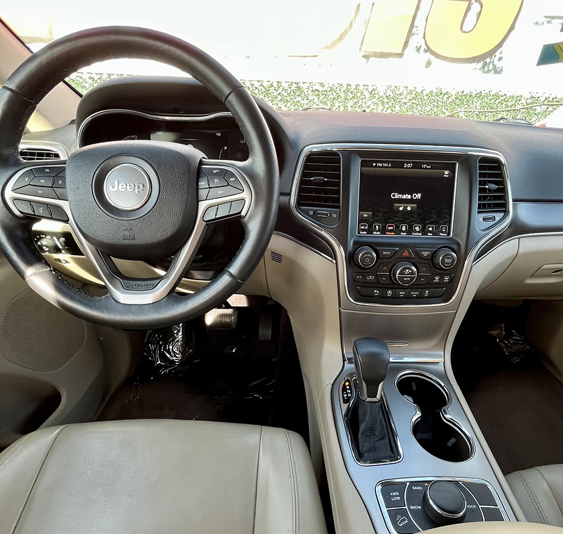 2018 Jeep Grand Cherokee Located at Wheels West light-box-slides