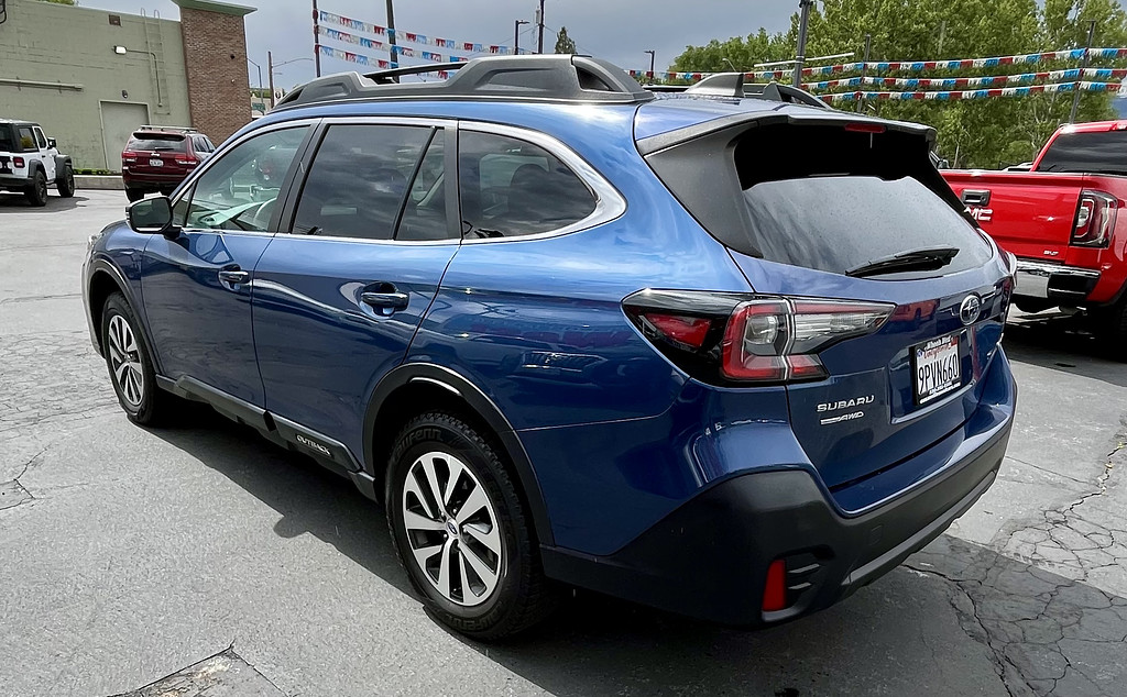 2022 Subaru Outback Located at Wheels West light-box-slides