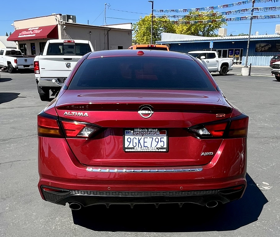 2023 Nissan Altima Located at Wheels West light-box-slides