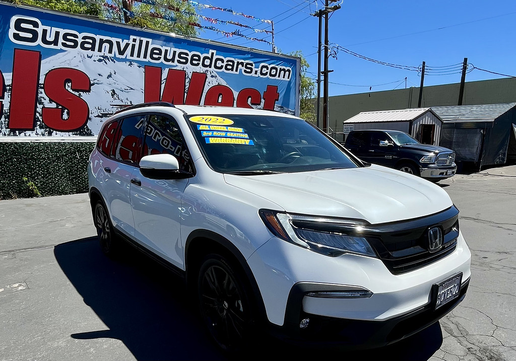 2022 Honda Pilot Located at Wheels West light-box-slides