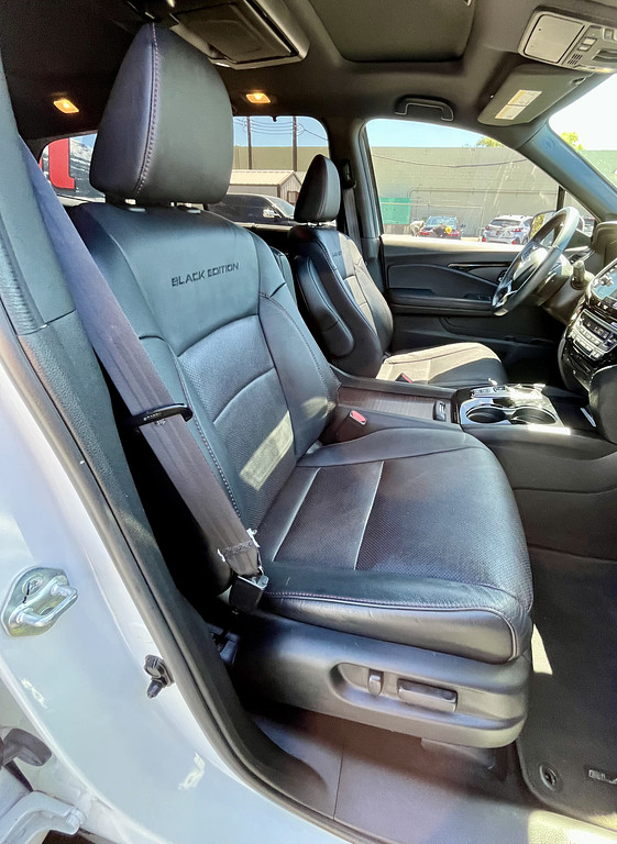 2022 Honda Pilot Located at Wheels West light-box-slides