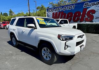 Thumbnail - 2020 Toyota 4Runner