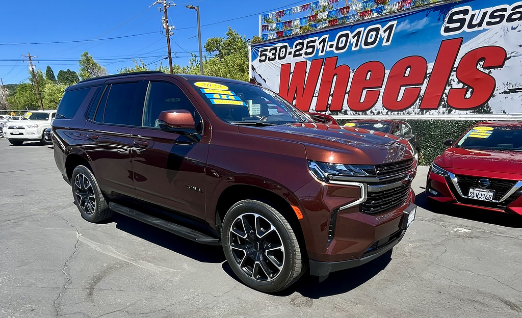 2022 Chevrolet Tahoe Located at Wheels West light-box-slides