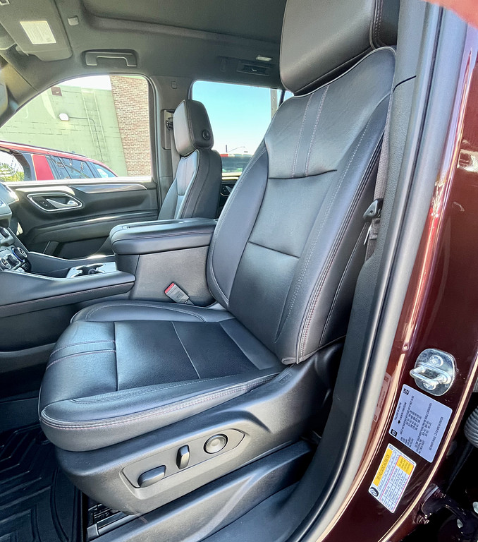 2022 Chevrolet Tahoe Located at Wheels West light-box-slides