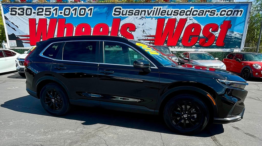 2025 Honda CR-V Hybrid Located at Wheels West light-box-slides
