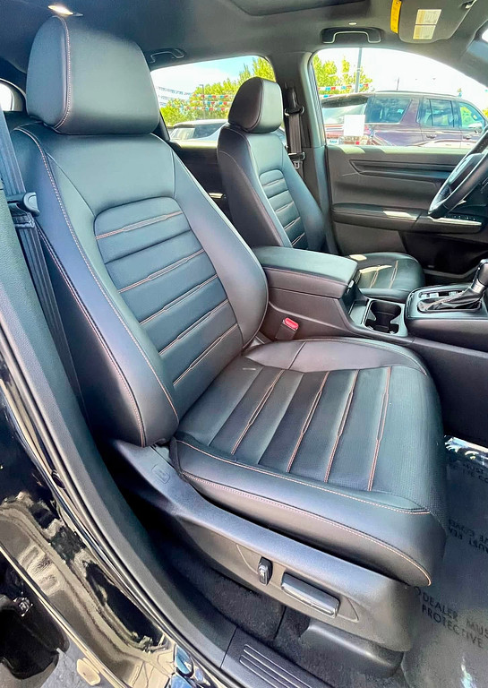 2025 Honda CR-V Hybrid Located at Wheels West light-box-slides