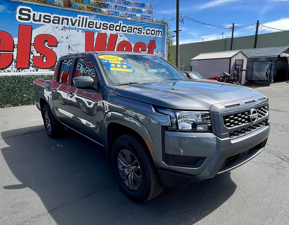 2025 Nissan Frontier Located at Wheels West light-box-slides