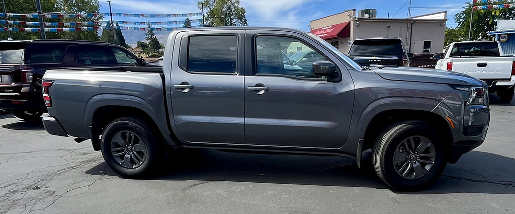 2025 Nissan Frontier Located at Wheels West light-box-slides