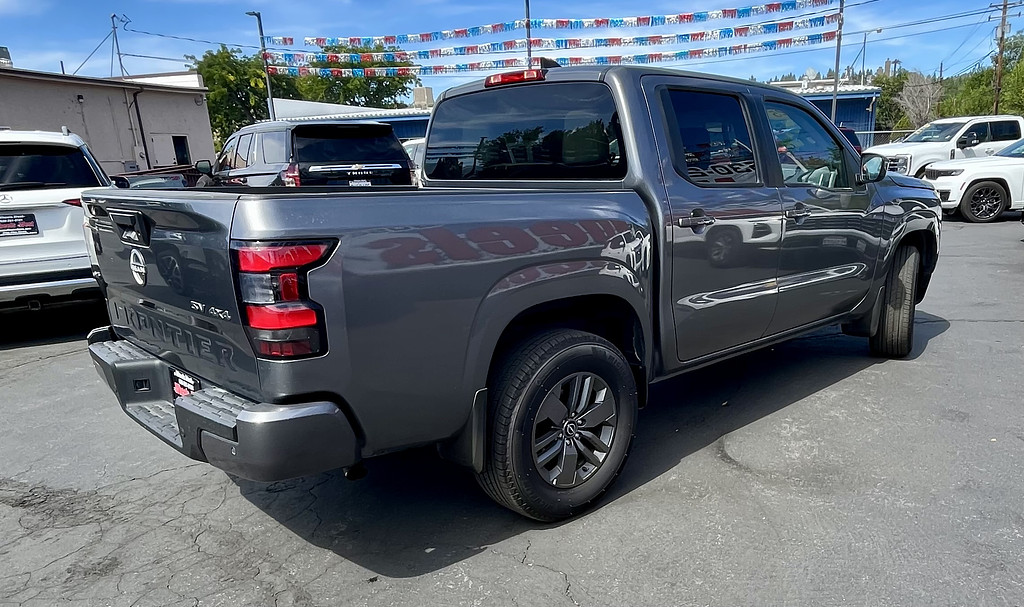 2025 Nissan Frontier Located at Wheels West light-box-slides