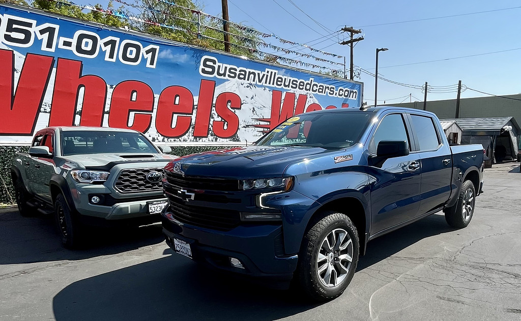 2021 Chevrolet Silverado 1500 Located at Wheels West light-box-slides